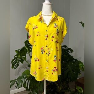 🌼bright yellow and multi color flowers with sleeveless button down shirt.